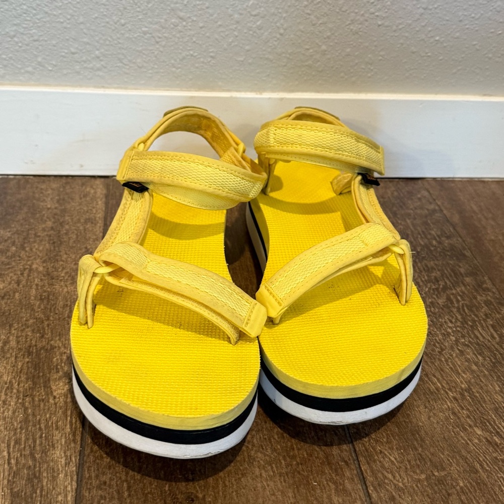 Teva  Yellow‎ Flatform Universal Mesh Sandals Size 11